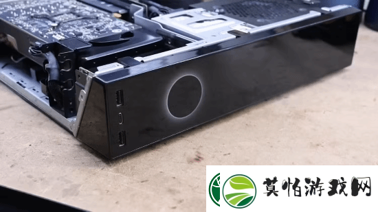 V社“Steambox”迷你主机原型机曝光!性能这么辣鸡