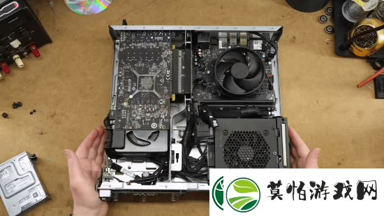 V社“Steambox”迷你主机原型机曝光!性能这么辣鸡